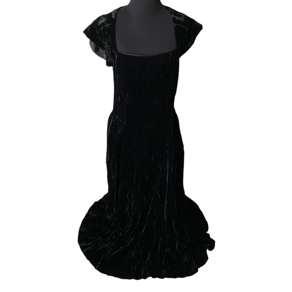 Stunning Elizabeth Wayman Designer black velvet evening gown excellent Size 12